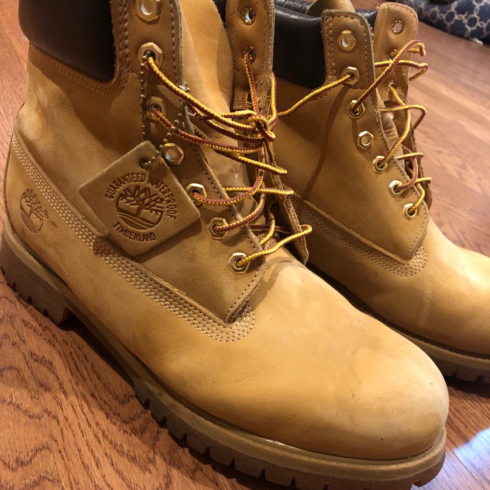 Timberland Boots size 11.5 wide. Men’s 6 inch.